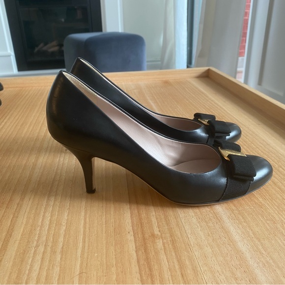 Salvatore Ferragamo black pumps - Picture 3 of 3